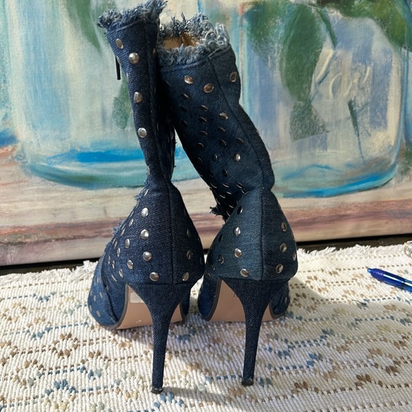 Denim half calf 4 inch heels, blue size 8 1/2 - Picture 2 of 6